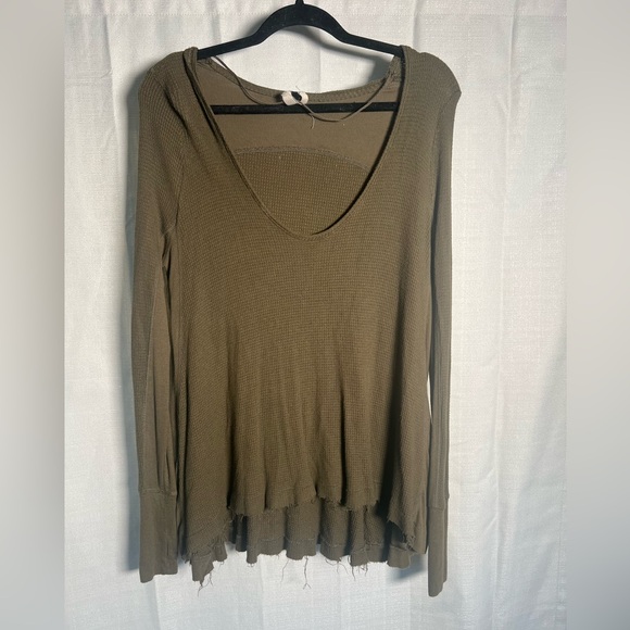 We The Free/Free People Green Fray Sweater Top With Thumb Holes- Small - Picture 1 of 7